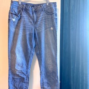 Simply Vera Wang Mid Rise Capri Size 8